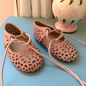 NWOT Lace-Up Cutout Dress Shoes in Blush Pink